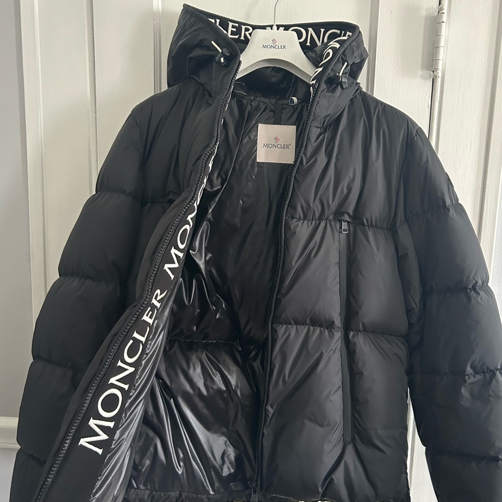 Moncler Montcla size 4